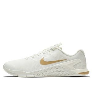 Nike Metcon 4 Champage Training Shoes Sail/Metallic Gold women’s Size 10